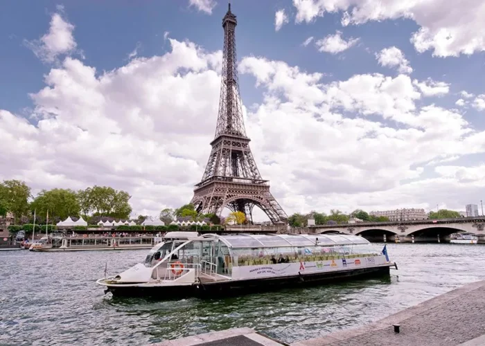 Visiter Paris en Batobus